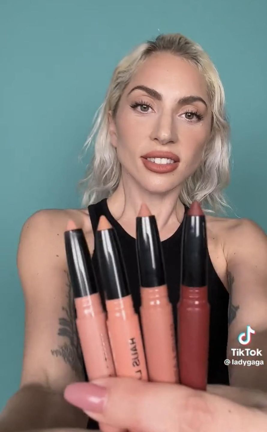 Odmieniona Lady Gaga pląsa na TikToku. Fani jej nie poznali