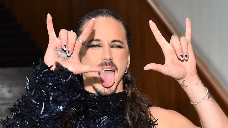 Michał Szpak upodobnił się do ukrzyżowanego Jezusa?! Znów OBURZYŁ katolików: "Idziesz w złym kierunku"