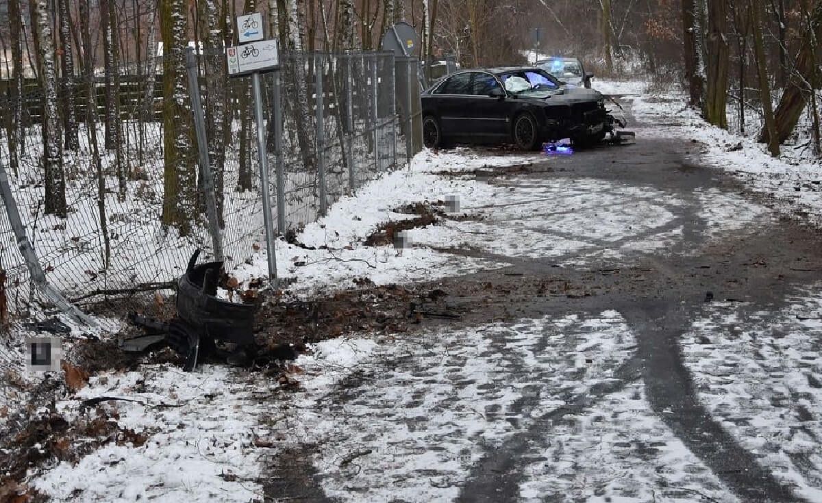 Drift zakończony na ogrodzeniu