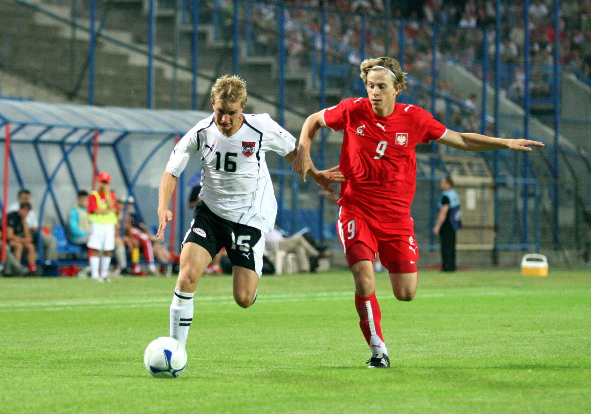 Andrew Konopelsky (w czerwonej koszulce)