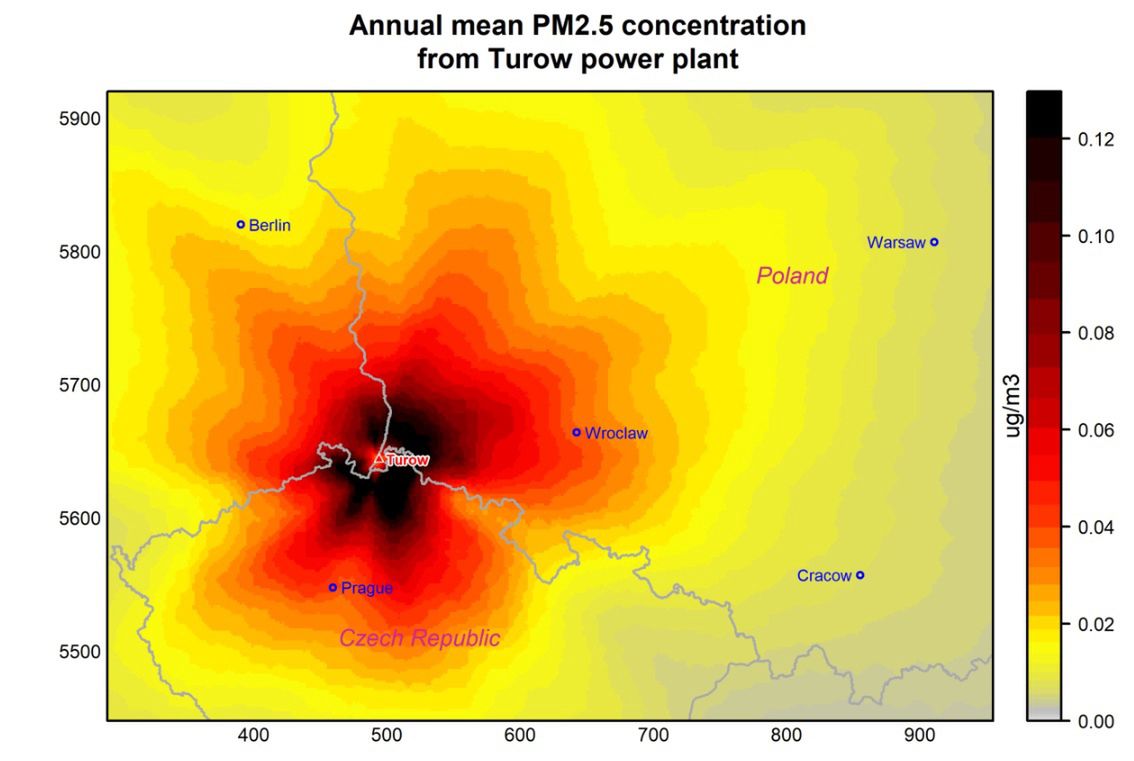 Roczny rozkład zanieczyszczeń powietrza PM2,5 z elektrowni Turów