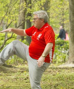 Koronawirus a majówka 2020. Europoseł PiS Ryszard Czarnecki ćwiczył bez maseczki. Straż miejska nie ma wątpliwości