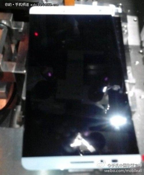 Phablet Huaweia z bardzo cienkimi ramkami już we wrześniu? 3