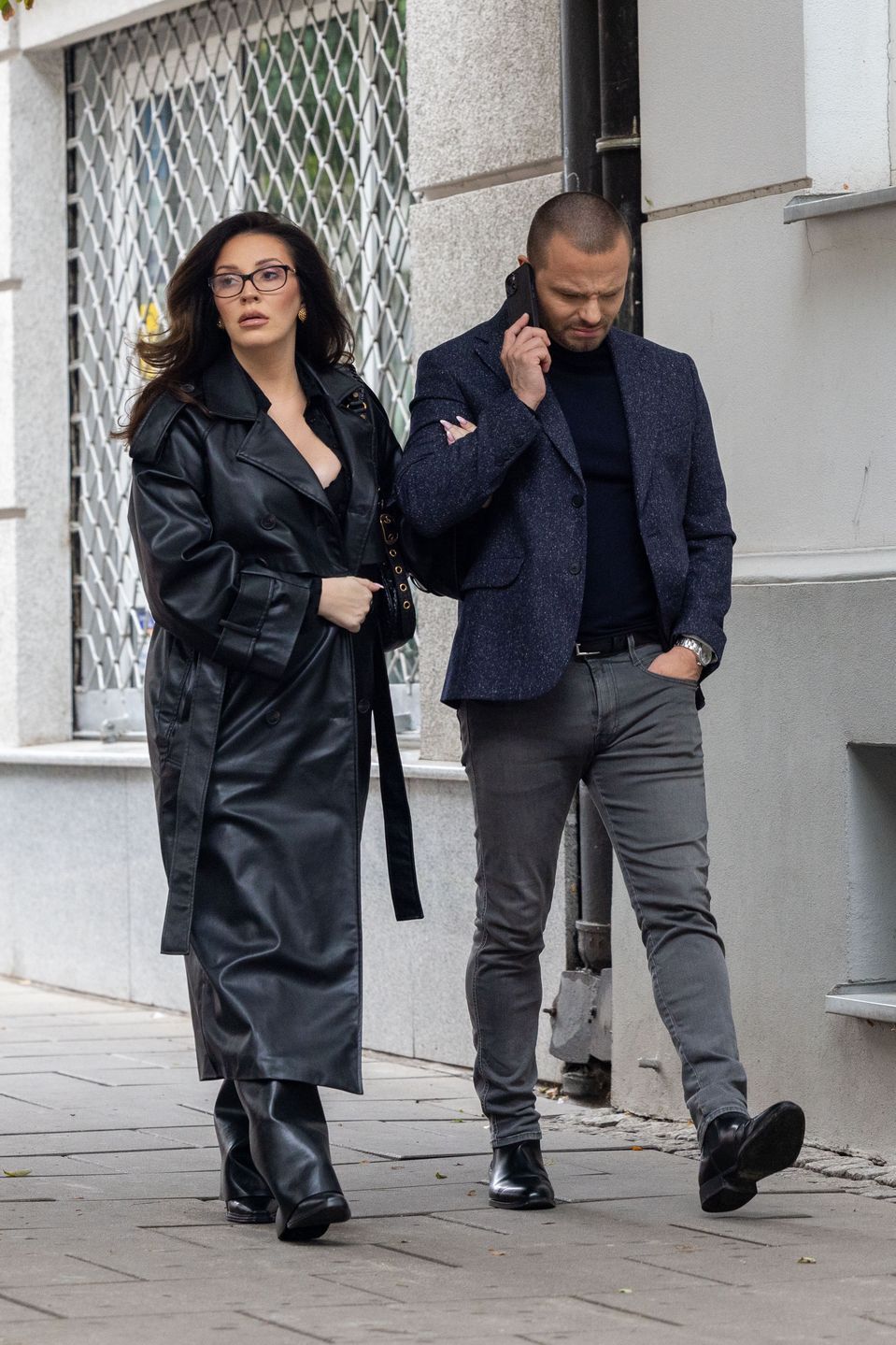 Marcin Hakiel pędzi na event z ukochaną Dominiką