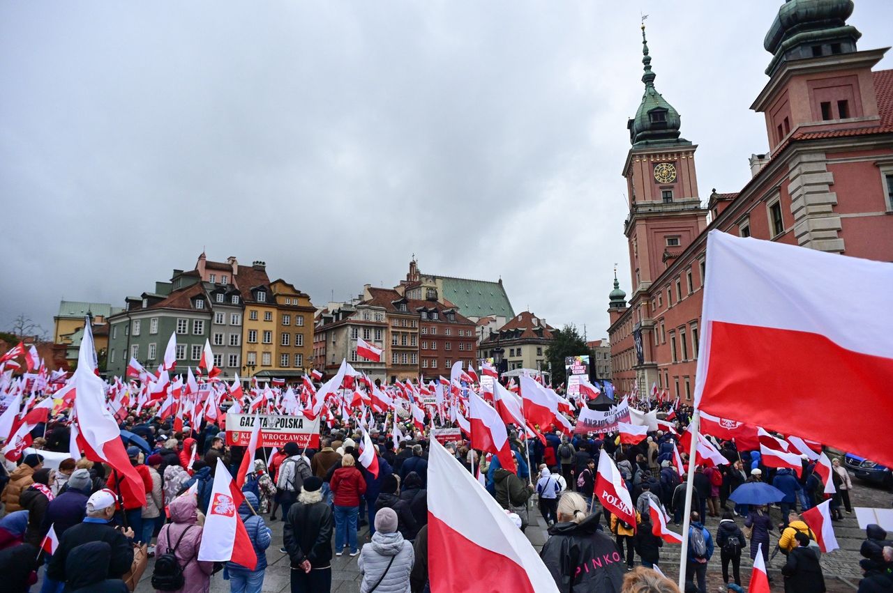 Warszawy: Protest opozycji. Tak wygląda manifestacja w Śródmieściu