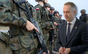 Obowiązkowy pobór w Polsce? Wiceszef MON zostawia uchyloną furtkę