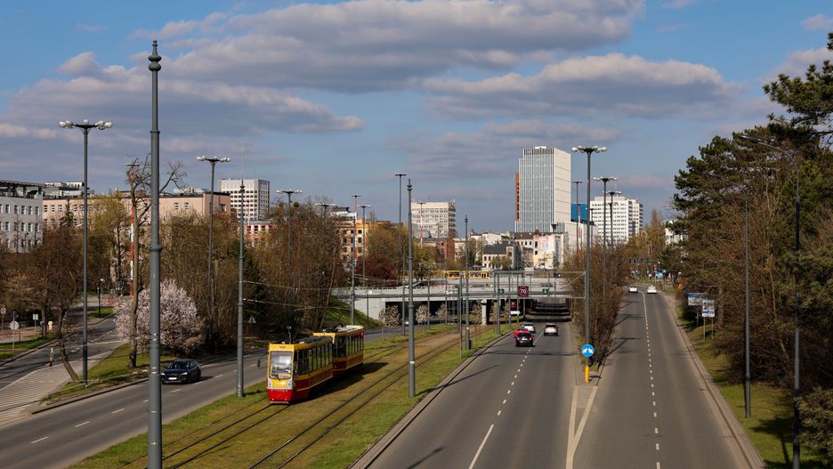JACKO R6
przewozy, ruch drogowy, centrum, droga, architektura, auta, miasto, ulica, jazda, podróż, autostrada