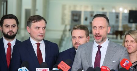 Solidarna Polska nie odpuszcza wiatrakom. Poseł Kowalski wyprowadził atak