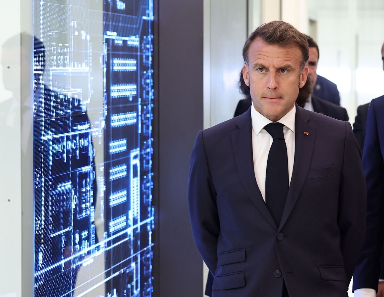 Macron hints at new sanctions on Russia amid ongoing conflict