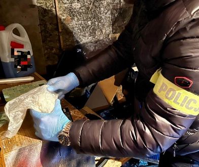 Policjanci tylko spojrzeli i zaczął uciekać. Oto co miał w kieszeni