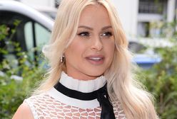 Paula Tumala karmi dzieci w maseczce. "Nie wierzę, że w domu nosisz maskę"