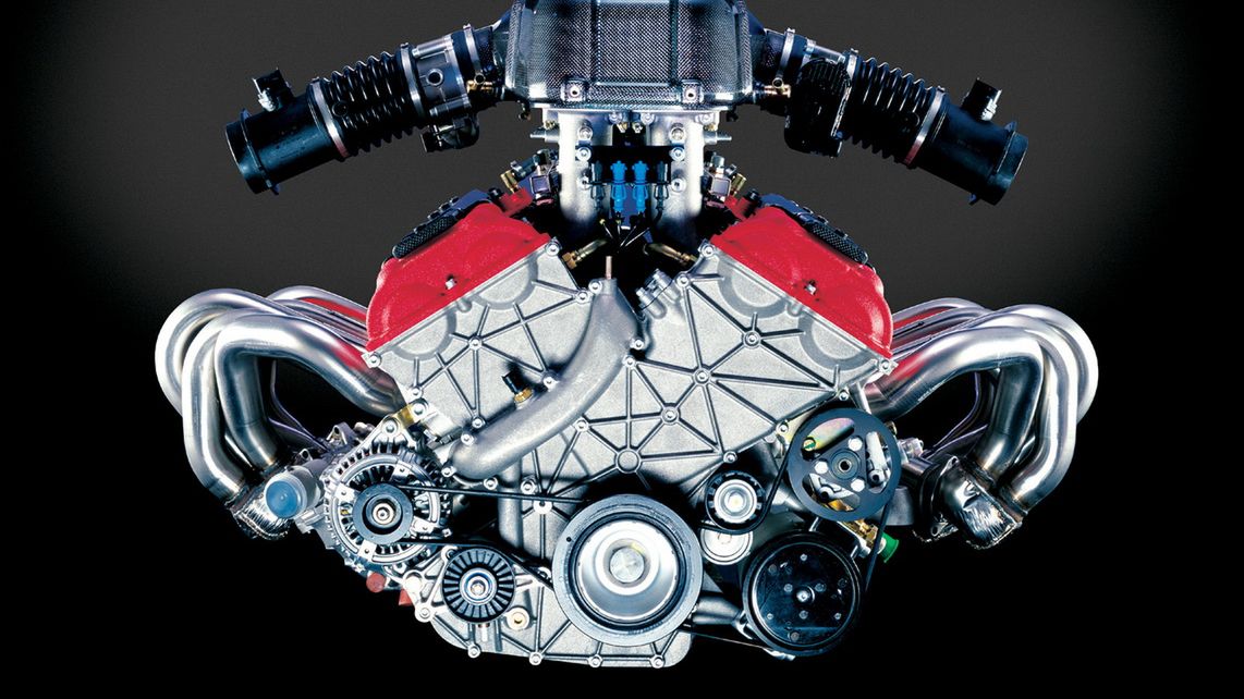 Włosi potrafią tworzyć silniki, które nie tylko zapewniają świetne osiągi, ale i wspaniale wyglądają.