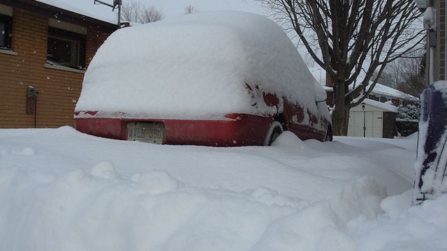 Czy można przetrwać dwa miesiące w samochodzie zasypanym śniegiem? 1