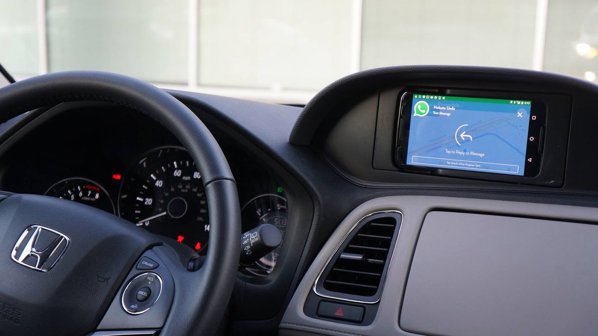 Smartfon zamiast komputera pokładowego w samochodzie? Takie rozwiązanie proponuje Honda 1