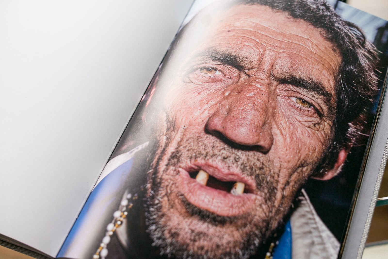 Bruce Gilden „Face" - fascynująca, ale trudna lektura dla fanów fotografii 6