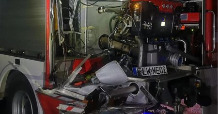 Wracali z interwencji. W wóz strażaków wjechała ciężarówka