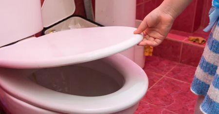 Wetrzyj maść w muszlę. Żółte zacieki znikną