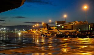 Awaryjne lądowanie na Okęciu. Zadymienie na pokładzie