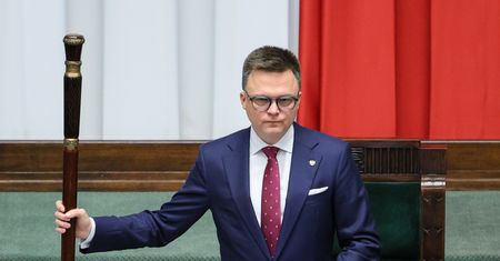 Hołownia zapowiada konsekwencje. Mówi o "hańbieniu munduru"
