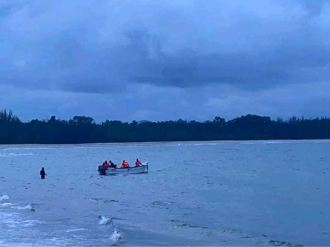 Akcja ratunkowa po zatonięciu transportowca na Madagaskarze 