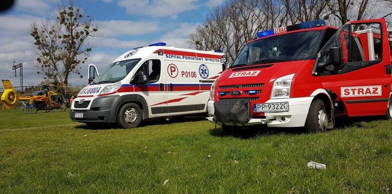 Autobus przygniótł mężczyznę. Wezwano Lotnicze Pogotowie Ratunkowe