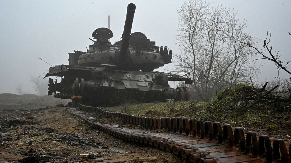 Ukraina - arch
This photograph taken on December 13, 2022, shows a destroyed tank on the outskirts of the village of Kamyanka near Izyum, Kharkiv region, amid the Russian invasion of Ukraine. (Photo by SERGEY BOBOK / AFP)
SERGEY BOBOK