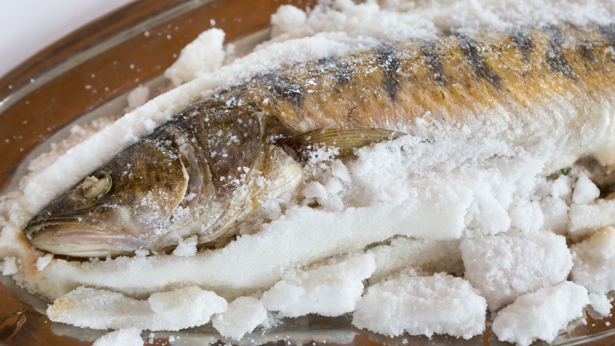 Jak przygotować idealną rybę w soli?