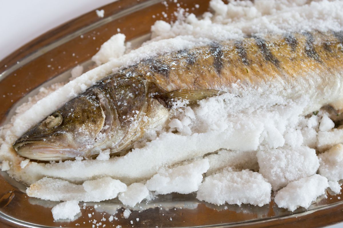Jak przygotować idealną rybę w soli?