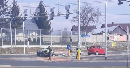Groźny wypadek w Lublinie. Zderzenie dwóch aut na skrzyżowaniu z wyłączoną sygnalizacją