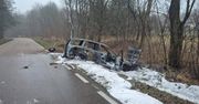 Rzy: Uderzyła w skarpę. Auto stanęło w ogniu