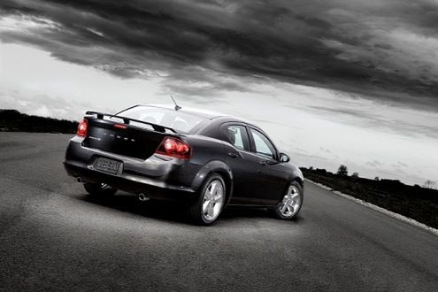 Mocniejszy i bardziej rozrywkowy - Dodge Avenger 2011