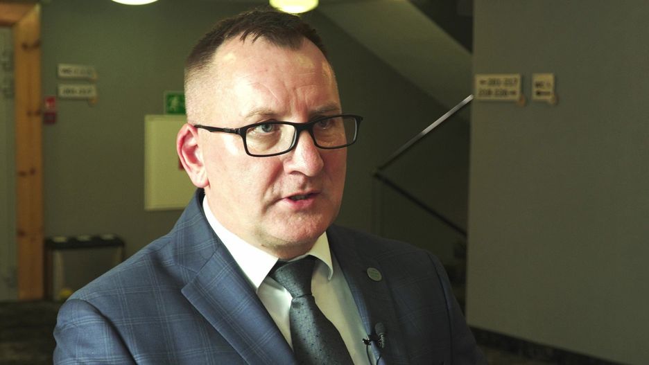 Planujemy działania na płyty obornikowe. Cały czas są różnego rodzaju projekty, w których mogą rolnicy składać wnioski, żeby pozyskiwać środki, powiedział Andrzej Borusiewicz, wiceprezes Agencji Restrukturyzacji i Modernizacji Rolnictwa.