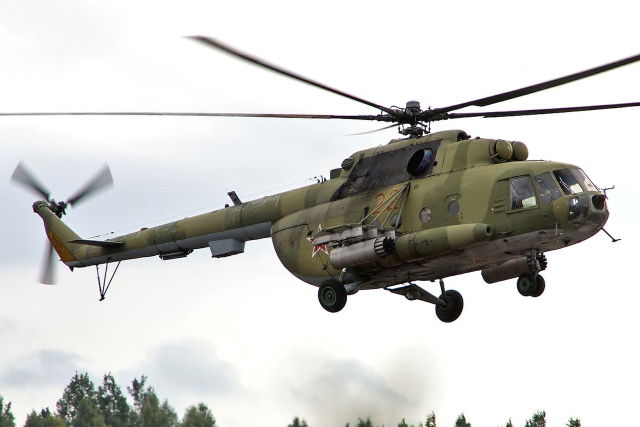 Bayraktar TB2 kontra rosyjski śmigłowiec Mi-8. Nietypowa ofiara ukraińskiego drona - Rosyjski Mi-8