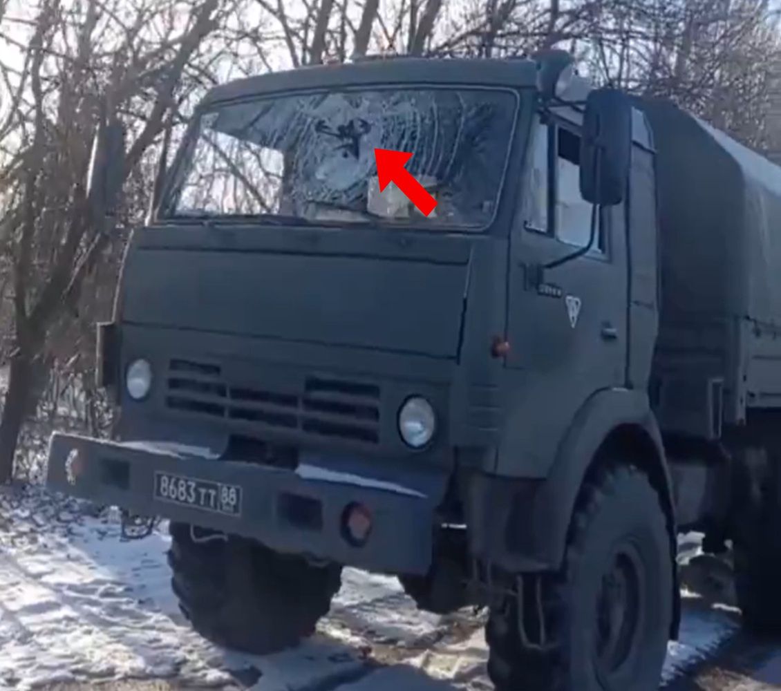 Dron w szybie ciężarówki Kamaz