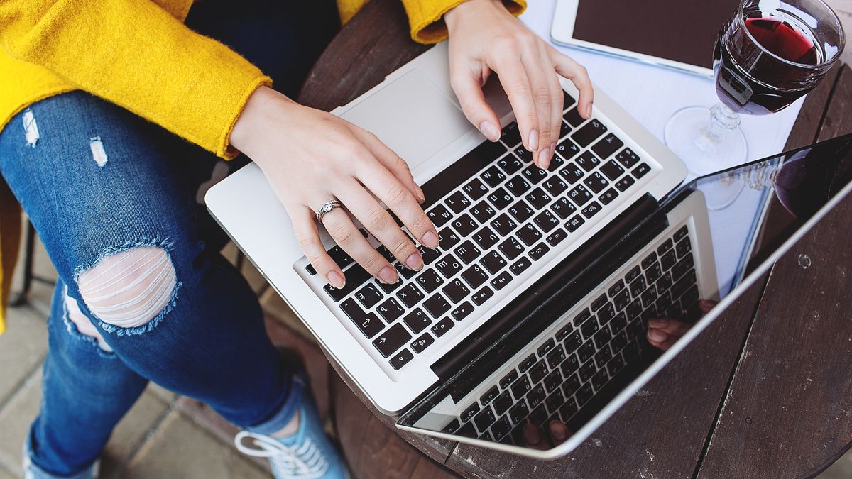 Przedstawiamy polecane laptopy na luty 2020 roku, fot. shutterstock.com