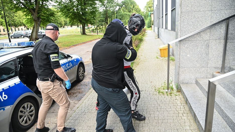 doprowadzenie podejrzanego do prokuratury