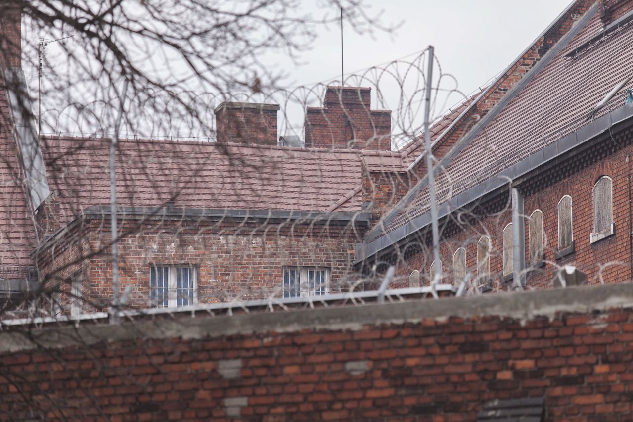 "Incydent między osadzonymi" we Wrocławiu. Jeden z mężczyzn nie żyje