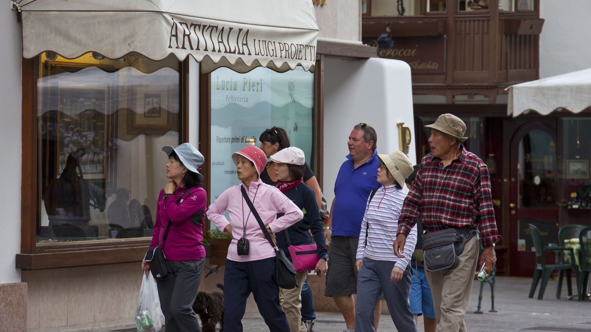 Cortina D'Ampezzo walczy z turystami.