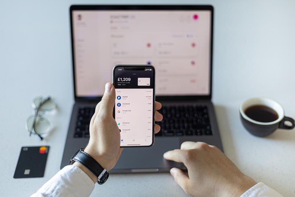 Revolut firma foto