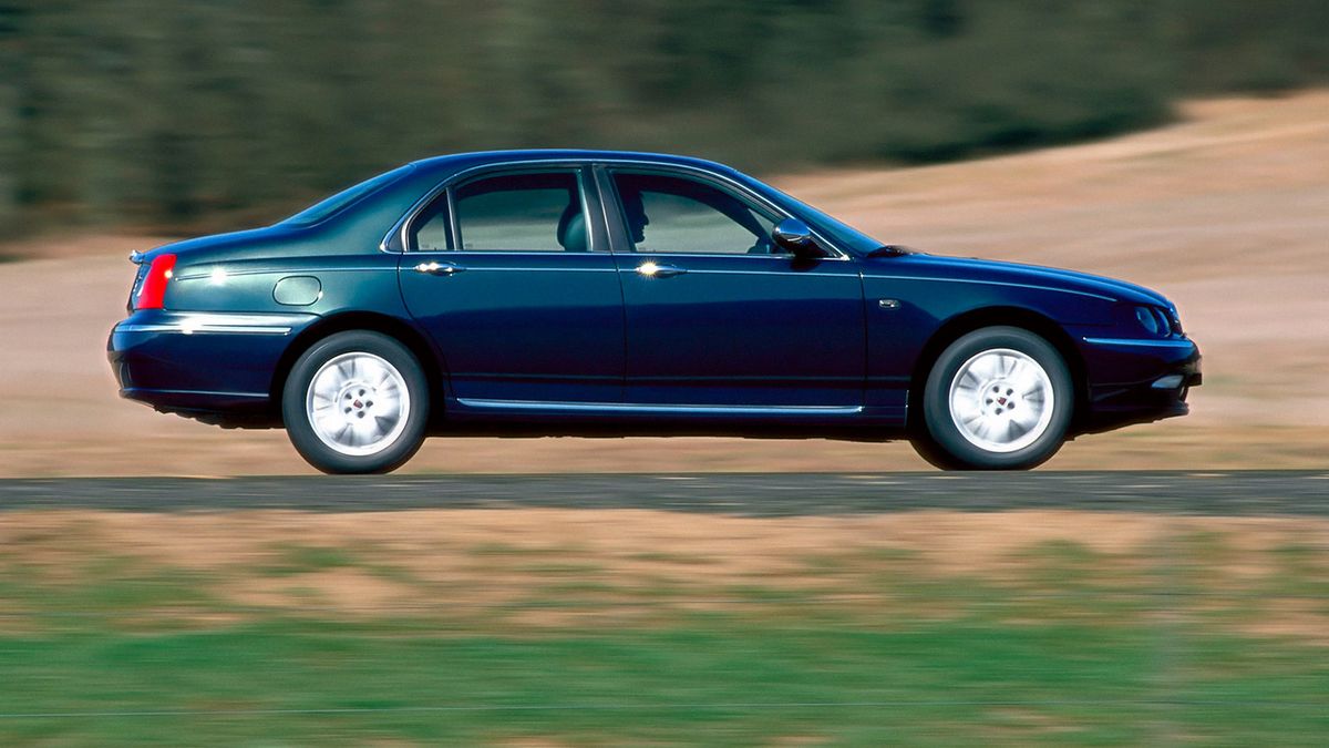 Samochód za 5000 zł do pracy wcale nie musi być golfem. Można tanio kupić mało popularne auto i cieszyć się niezawodnością.