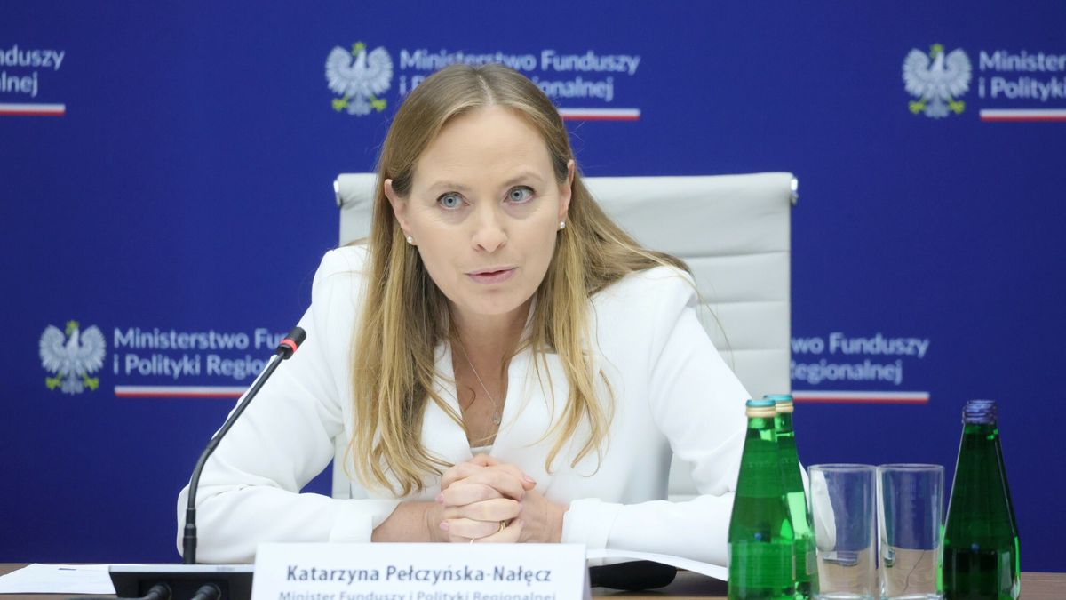 Wsp�?praca mi?dzy rz?dem i samorz?dem
Fot. Adam Burakowski/East News, Warszawa, 17.07.2024.  MFiPR. Wspolpraca miedzy rzadem i samorzadem w realizacji polityk i instrumentow rozwojowych - spotkanie z samorzadowcami minister funduszy i polityki regionalej oraz ministra SWiA. 
N/z: Katarzyna Pelczynska-Nalecz
Adam Burakowski