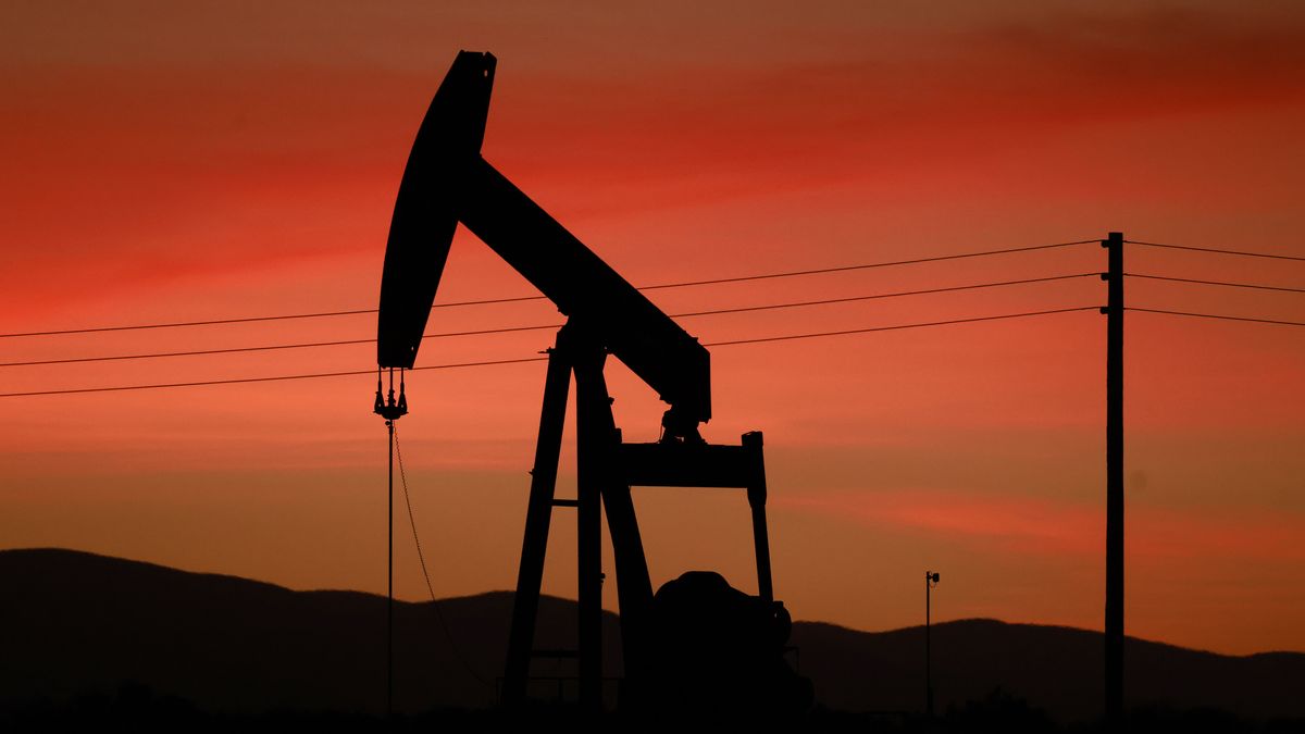 TAFT, CALIFORNIA - MARCH 10: A pumpjack operates on March 10, 2026 near Taft, California. A barrel of oil passed the $100 mark yesterday amid the war in Iran for the first time since the Russian invasion of Ukraine in 2022. (Photo by Mario Tama/Getty Images)