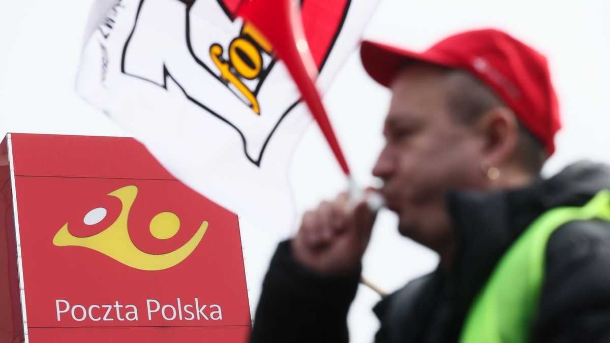 Manifestacja pocztowej „Solidarności” przed siedzibą Poczty Pols