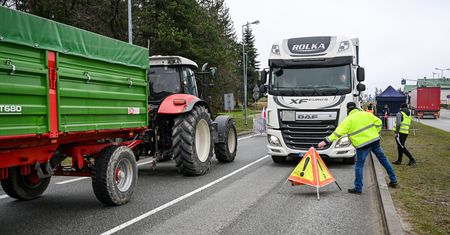 Rolnicy zablokują autostradę i przejście. Policja wskazała objazdy