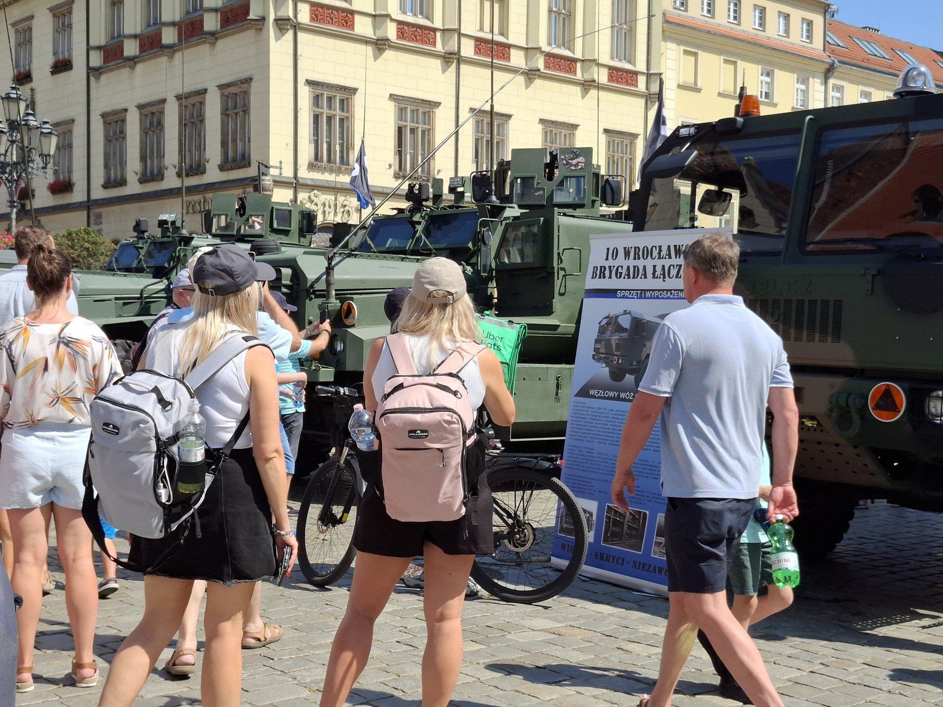 Wrocław uczcił Święto Wojska Polskiego. Tłumy na Rynku miasta
