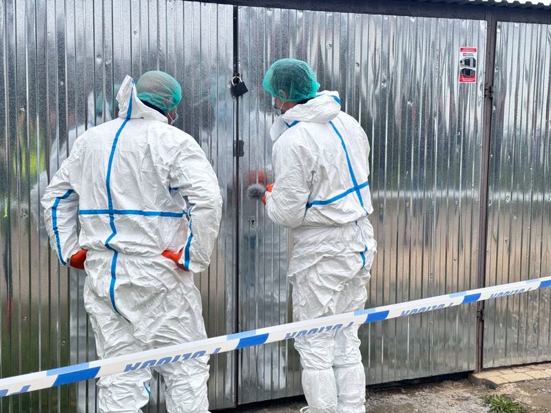 Zabójstwo w Płaczewie. Służby musiały skuć beton w garażu