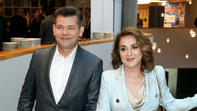 Odmieniona Danuta Martyniuk pozdrawia z rodzinnej (?) imprezy