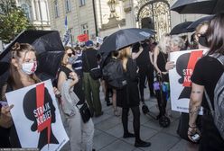 Protest przed siedzibą Ordo Iuris. Kobiety sprzeciwią się wypowiedzeniu konwencji stambulskiej