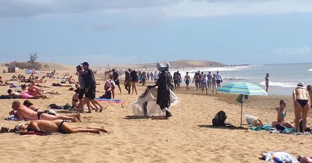 Nagabują turystów na plażach. Kto się skusi, może zapłacić gigantyczny mandat