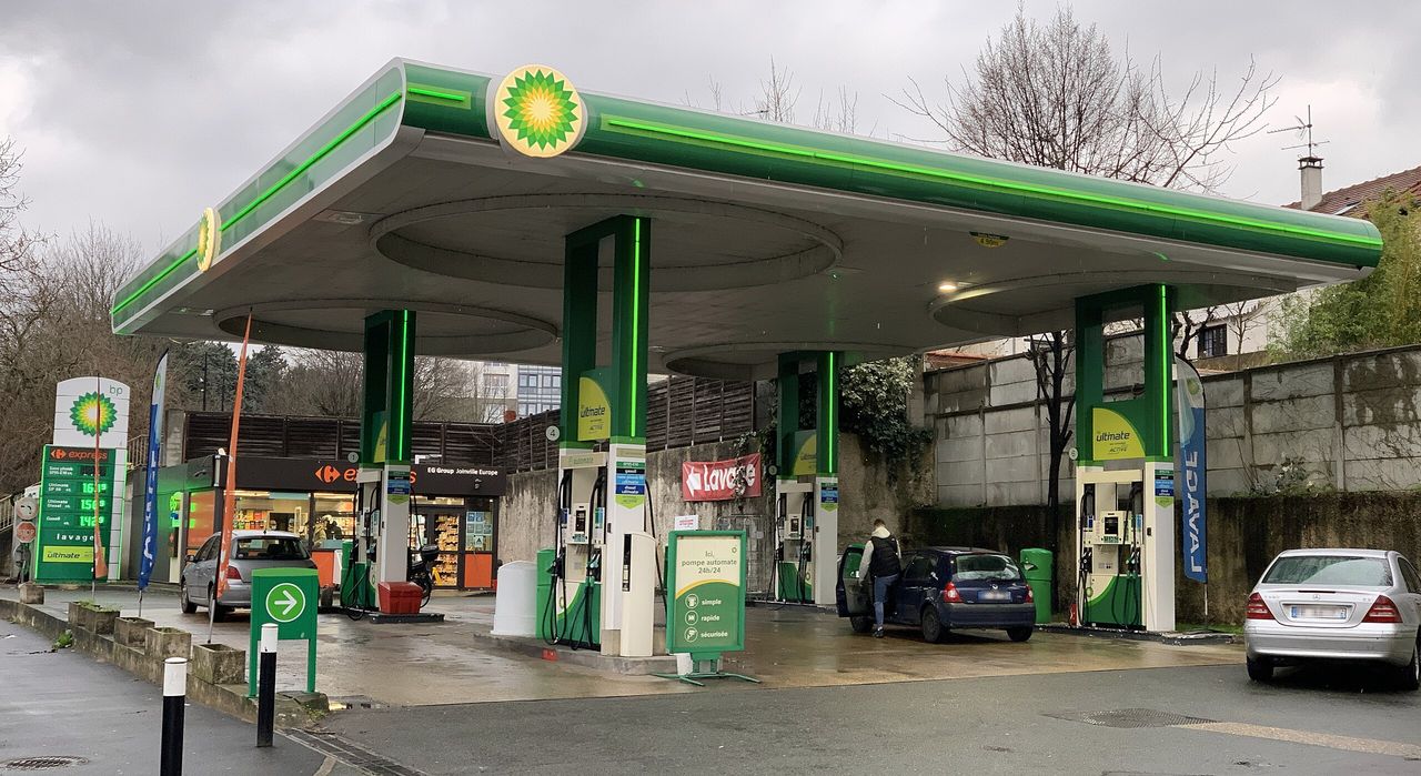 BP zmienia kurs: mniej zielonej energii, więcej ropy i gazu